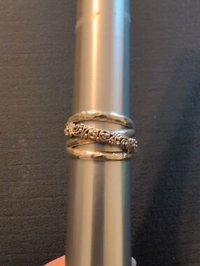 Elegant Sarda Sterling Silver Floral Band Ring - Women's Jewelry